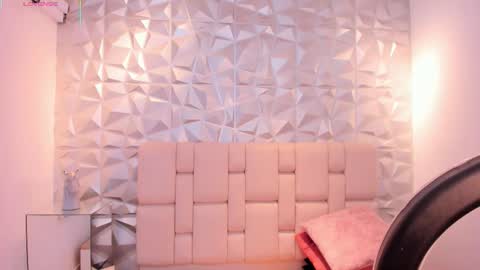 Snapshot of mell_muller chatting on 02.27.26 Mell online show from 02.27.26