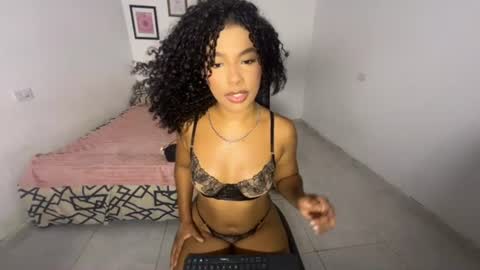 Snapshot of mell_rossi chatting on 06.20.26 mell_rossi online show from 06.20.26