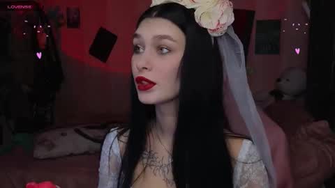 Snapshot of mella_freya chatting on 10.28.25 Freya IM NONUDE online show from 10.28.25