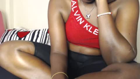 Snapshot of mellanin_pretty_ chatting on 06.17.26 . online show from 06.17.26