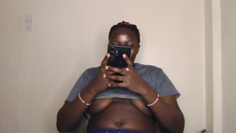 Snapshot of mellanin_pretty_ chatting on 07.13.26 . online show from 07.13.26