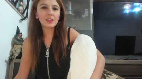 MellyMell  online show from 10.15.25