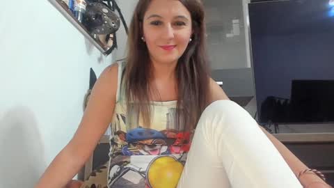 Snapshot of mellbell_ chatting on 11.03.25 MellyMell online show from 11.03.25