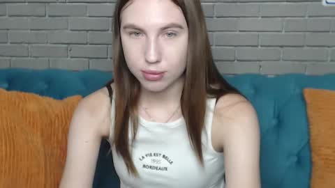 Snapshot of mellingi chatting on 09.14.25 mellingi online show from 09.14.25