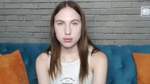 Snapshot of mellingi chatting on 09.15.25 mellingi online show from 09.15.25