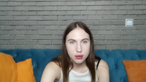 Snapshot of mellingi chatting on 09.22.25 mellingi online show from 09.22.25