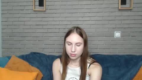 Snapshot of mellingi chatting on 10.03.25 mellingi online show from 10.03.25
