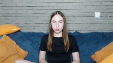 Snapshot of mellingi chatting on 10.11.25 mellingi online show from 10.11.25
