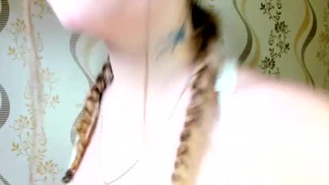 MelMooon online show from 11.20.25