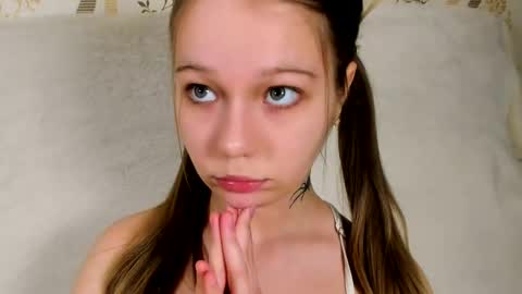 Snapshot of melmooon chatting on 02.15.26 MelMooon online show from 02.15.26