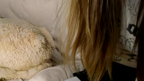 MelMooon online show from 03.29.26