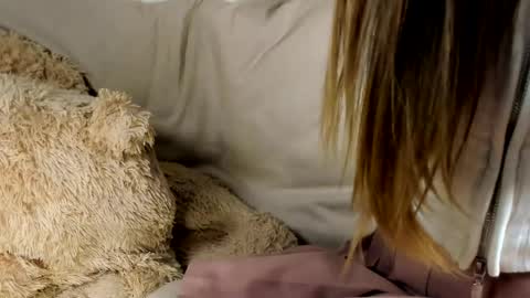 MelMooon online show from 04.03.26