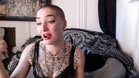 Snapshot of melodicknowledge chatting on 03.01.25 Majesty 3 online show from 03.01.25