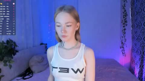 Snapshot of melodievejar chatting on 02.25.26 melodievejar online show from 02.25.26