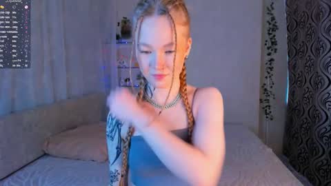 Snapshot of melodievejar chatting on 03.24.26 melodievejar online show from 03.24.26