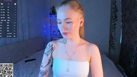 Snapshot of melodievejar chatting on 04.11.26 melodievejar online show from 04.11.26