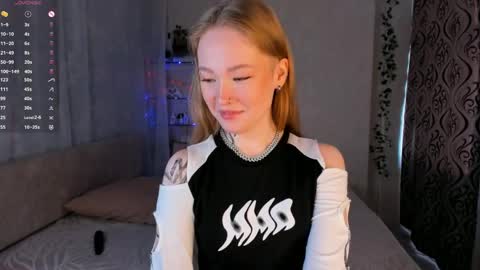 Snapshot of melodievejar chatting on 04.19.26 melodievejar online show from 04.19.26