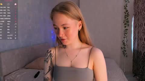 Snapshot of melodievejar chatting on 05.04.26 melodievejar online show from 05.04.26