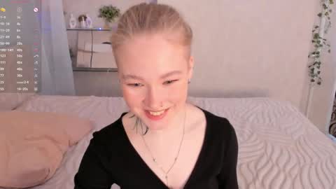 Snapshot of melodievejar chatting on 05.06.26 melodievejar online show from 05.06.26