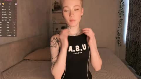 Snapshot of melodievejar chatting on 05.14.26 melodievejar online show from 05.14.26