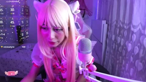 Snapshot of melody_e00 chatting on 09.17.25 Elizabeth online show from 09.17.25