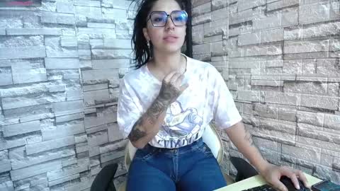 Snapshot of melody_hils chatting on 01.25.25 MELODY HILS online show from 01.25.25