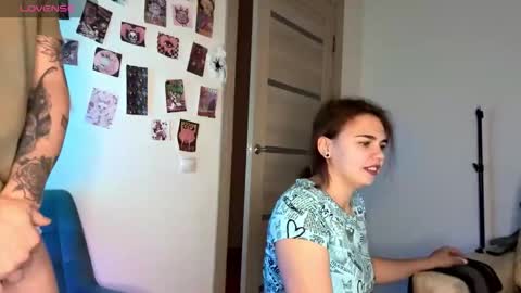 Snapshot of melody_song chatting on 10.24.25 melody_song online show from 10.24.25