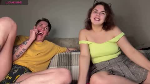 Snapshot of melody_song chatting on 11.22.25 melody_song online show from 11.22.25