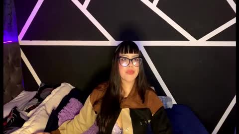 Snapshot of melodydreams1520 chatting on 10.02.25 melodydreams1520 online show from 10.02.25