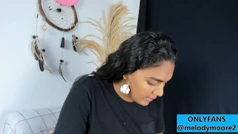 Snapshot of melodymoore_ chatting on 09.22.25 Melody online show from 09.22.25