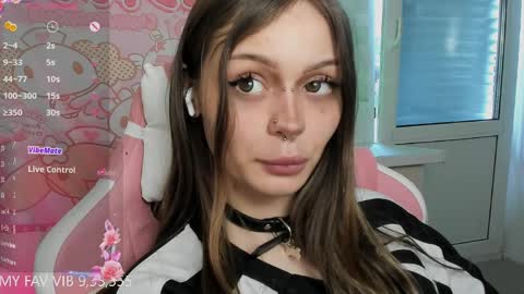Snapshot of melonipinkbb chatting on 03.31.26 MELONI online show from 03.31.26