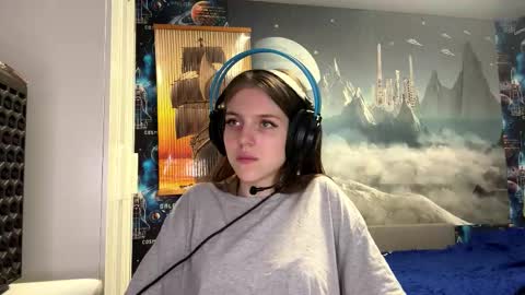 Hi Im Aria 18 years old online show from 11.11.25