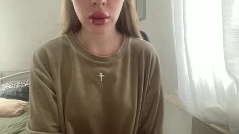 Snapshot of meloodiesweet chatting on 11.16.25 Melodie Sweet online show from 11.16.25