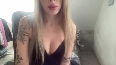 Melodie Sweet online show from 12.19.25