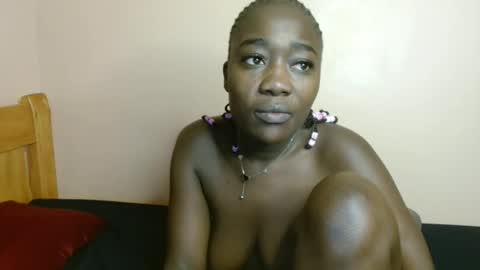 Snapshot of melrose_nadia chatting on 04.08.26 mel online show from 04.08.26