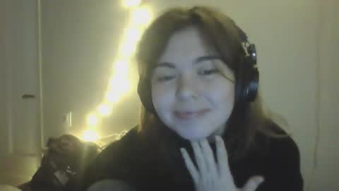 Snapshot of melted_l chatting on 12.08.24 krinzhulya online show from 12.08.24