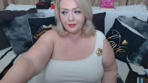 Snapshot of melyssamilfxxx chatting on 05.04.26 melyssamilfxxx online show from 05.04.26