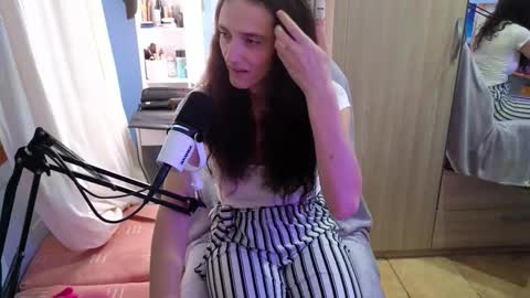 Megumi  Aina online show from 10.25.25