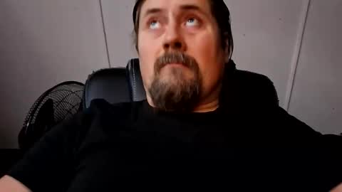 Snapshot of men10_12_1983 chatting on 11.21.25 men10_12_1983 online show from 11.21.25