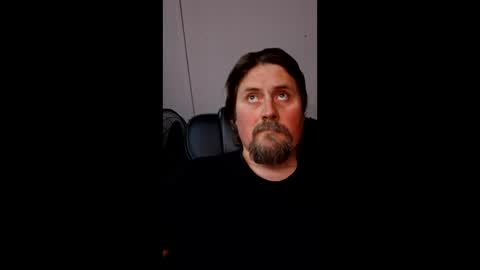 Snapshot of men10_12_1983 chatting on 05.11.26 men10_12_1983 online show from 05.11.26