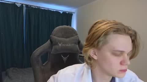 Snapshot of meow_mickey chatting on 02.09.25 Mickey online show from 02.09.25