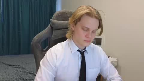 Snapshot of meow_mickey chatting on 02.12.25 Mickey online show from 02.12.25