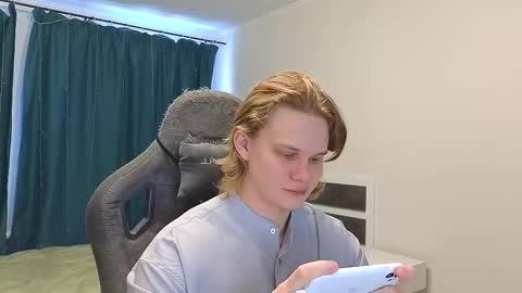 Snapshot of meow_mickey chatting on 03.03.25 Mickey online show from 03.03.25