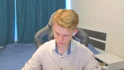 Snapshot of meow_mickey chatting on 09.09.25 Mickey online show from 09.09.25