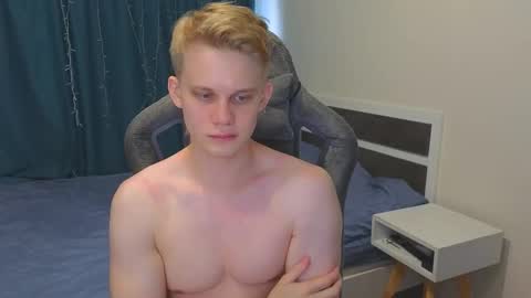 Snapshot of meow_mickey chatting on 11.27.25 Mickey online show from 11.27.25