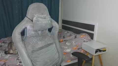 Snapshot of meow_mickey chatting on 02.06.26 Mickey online show from 02.06.26