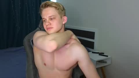 Snapshot of meow_mickey chatting on 03.01.26 Mickey online show from 03.01.26