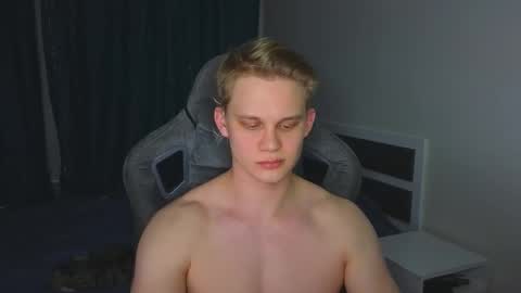 Snapshot of meow_mickey chatting on 03.01.26 Mickey online show from 03.01.26