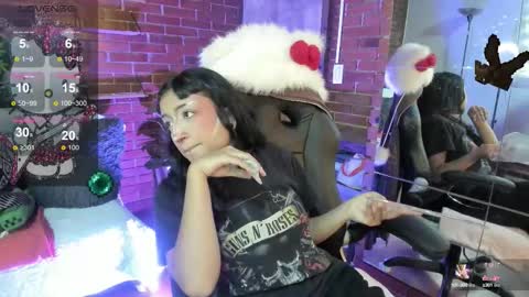 Snapshot of meow_mota chatting on 09.10.25 Valentina  online show from 09.10.25