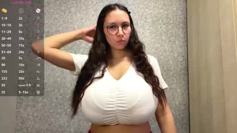 Snapshot of meowgirlye chatting on 02.07.26 Mona online show from 02.07.26